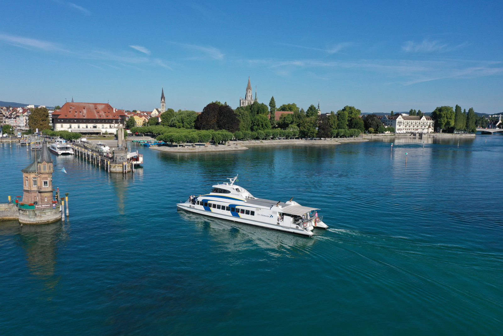 Ferdinand Einfahrt Hafen Friedrichshafen